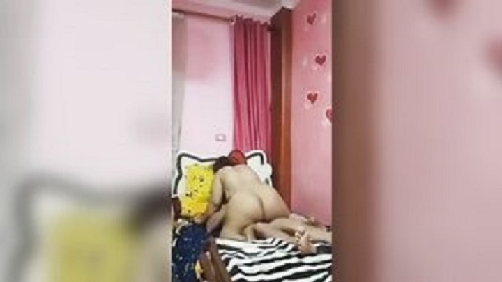 مصرية هايجة اوي مع جوزها تركب الزب وتتنطت علية - سكس مصري كامل