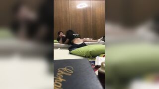 بنت مصرية فاجرة مع ود خالتها في الشقة عمالة تمص في زبه وتجبله العشرة
