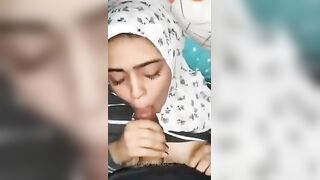 ولد مراهق مخلي اخته تمص زبه ورشقهم علي وشها