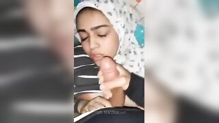 ولد مراهق مخلي اخته تمص زبه ورشقهم علي وشها