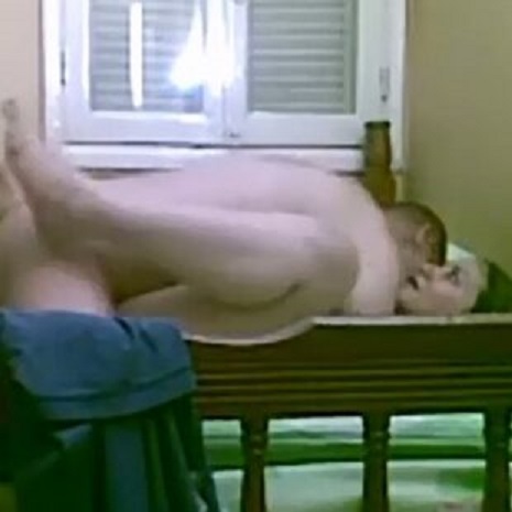 مصري محترف راكب مراته مش حاللها في النيك - سكس مصري ساخن