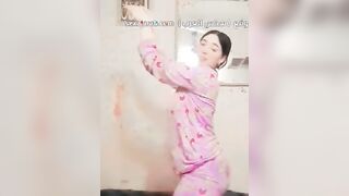 بنت موزة اوي رقص شرقي + استعراض - سكس نودز
