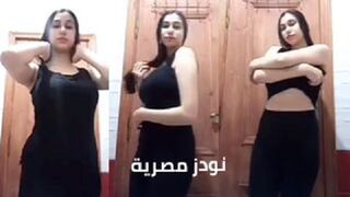 نودز في الحمام مع بنت فاجرة اوي وجامدة موت تكشف جمال جسمها لخطيبها