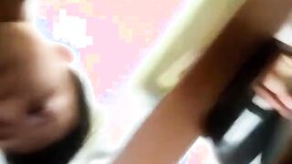 مصرية بتزاكر مع ابن عمها وهي سايحة جداً ركبت زبه وبتتنطت علي جامد وفشخها باوضاع سكس مصري ساخنة نار