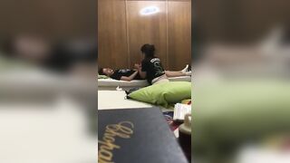 مصري واخد صحبته في فندق في شرم الشيخ وبيخليها تمص زبه وينيكها فشخها بجميع الاوضاع وهي بنت خبرة