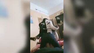 مصري واخد بنت زميلته في شقتهم في غياب اهله ويفشخها جامد اوي بجميع الاوضاع السكس - سكس مصري فاجر
