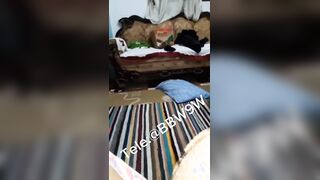 فاشخ مراته علي الارض ونزل لبنها العرص شلالات بزبه الطويل - سكس مصري