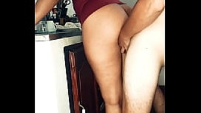 رزع و نيك جامد في المطبخ مع شاب مراهق في العشرنات مع منيوكة جامدة موت سكس عربي مسرب