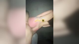 سايبه نفسها الشرموطة وسايحة خالص وهي بتتناك من فحل عربي - سكس ساخن عربي