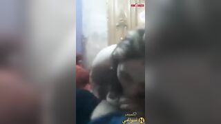 ميلفاية بيضاء لبن ماسك بزازها عاهر وبيمص ويدلعها علي الاخر بالنيك - سكس عربي