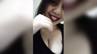 شرموطة العرب الشمال فاتحة فيديو كول وبتعبر بكلام سكس يسخن