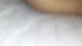 راكب علي خطيبته الجامد وفاشخ كسها نيك ساخن نار ولع شفراتها باحلي الاوضاع - سكس عربي