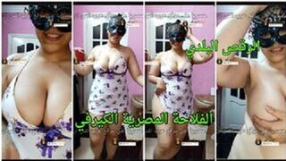 الرقص الخارق موزة بلدي جسمها كرباج هايجة بتهز نودز سكس حصري